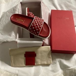 VALENTINO Free Leather Rockstud Quilted Slide
